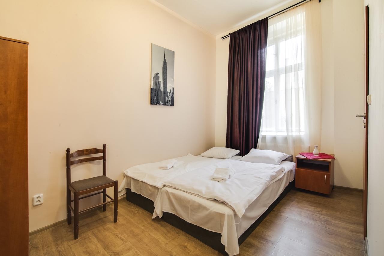 Aparthotel Zarra Прага Екстериор снимка