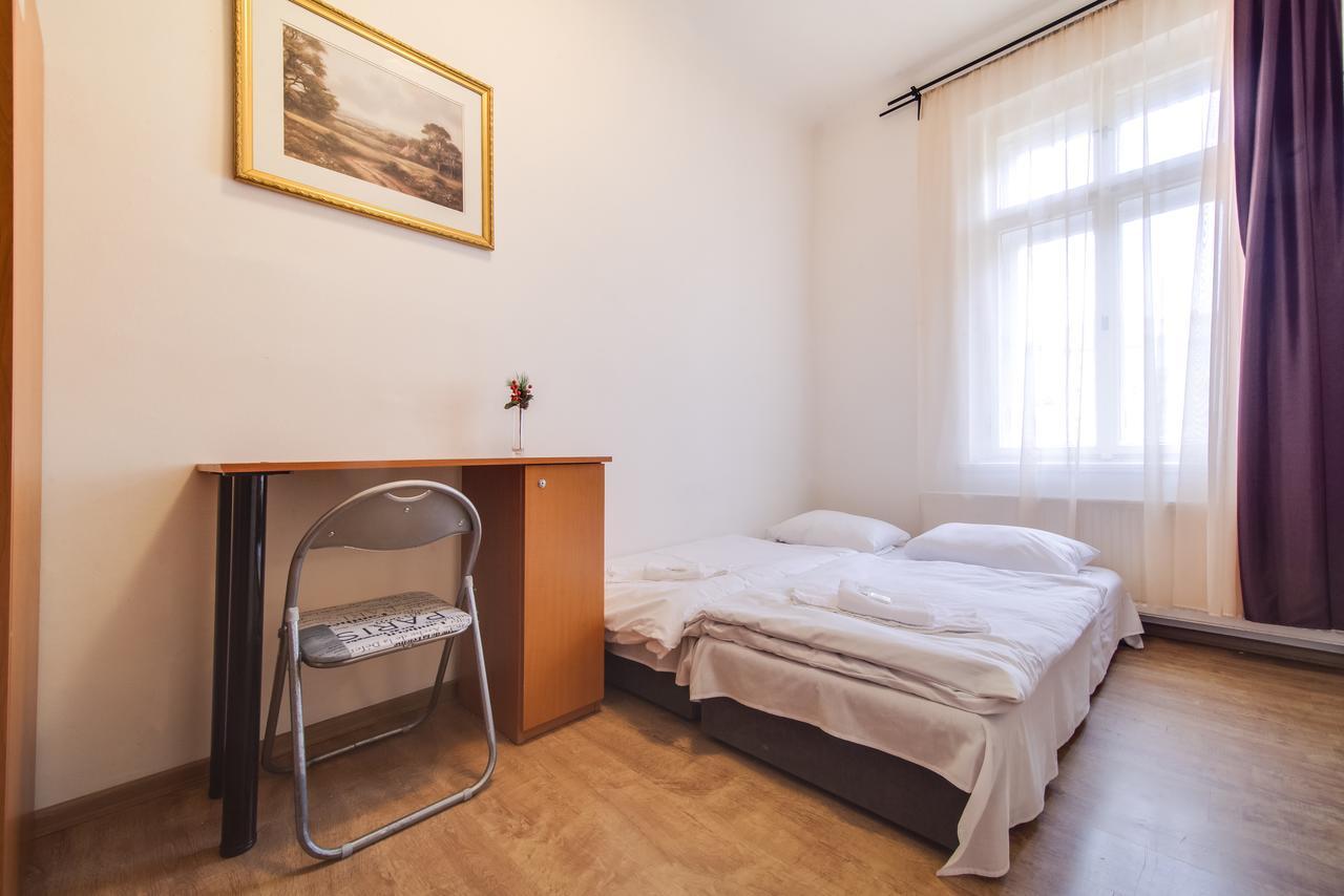 Aparthotel Zarra Прага Стая снимка