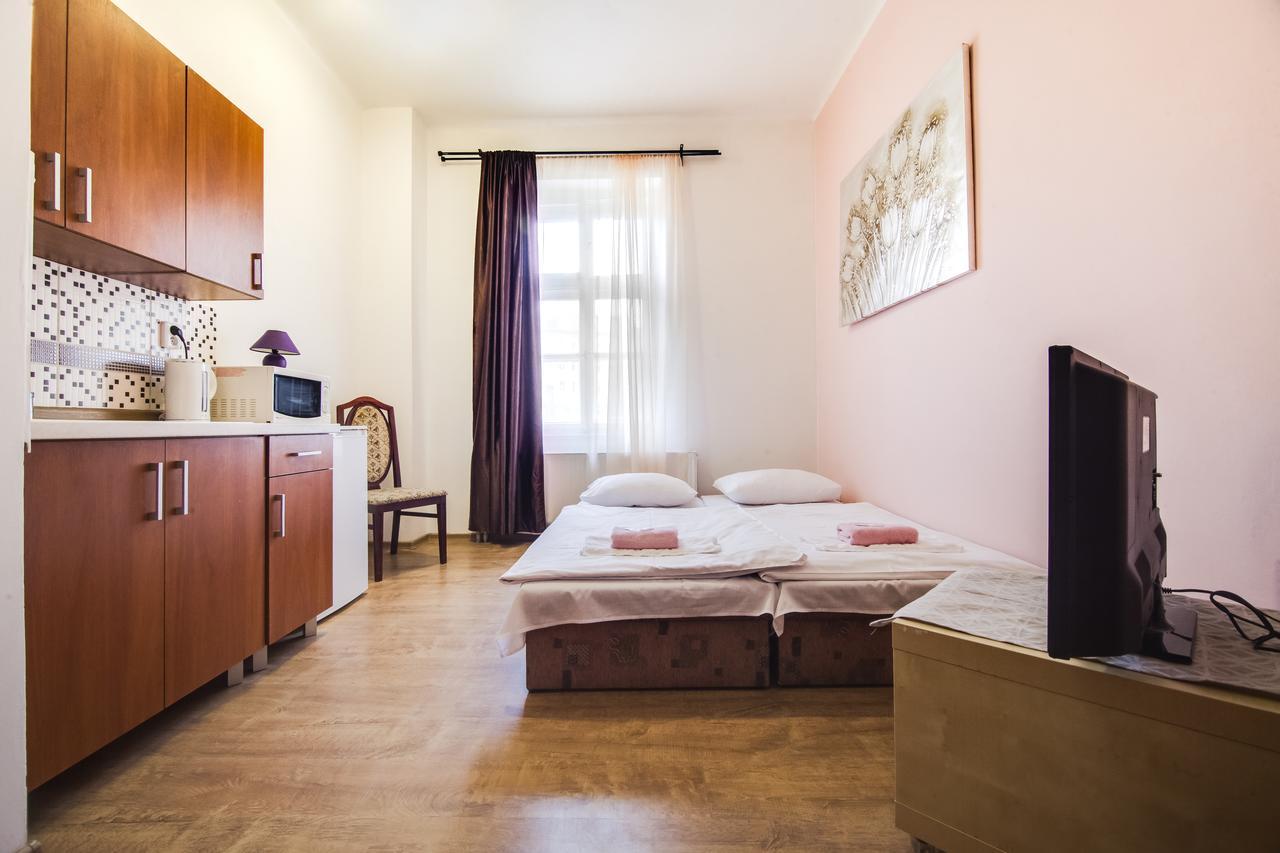 Aparthotel Zarra Прага Екстериор снимка