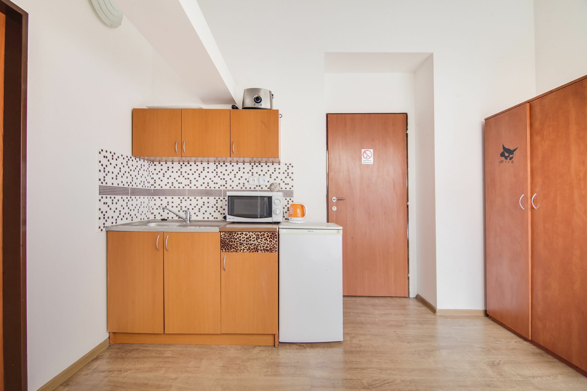 Aparthotel Zarra Прага Екстериор снимка