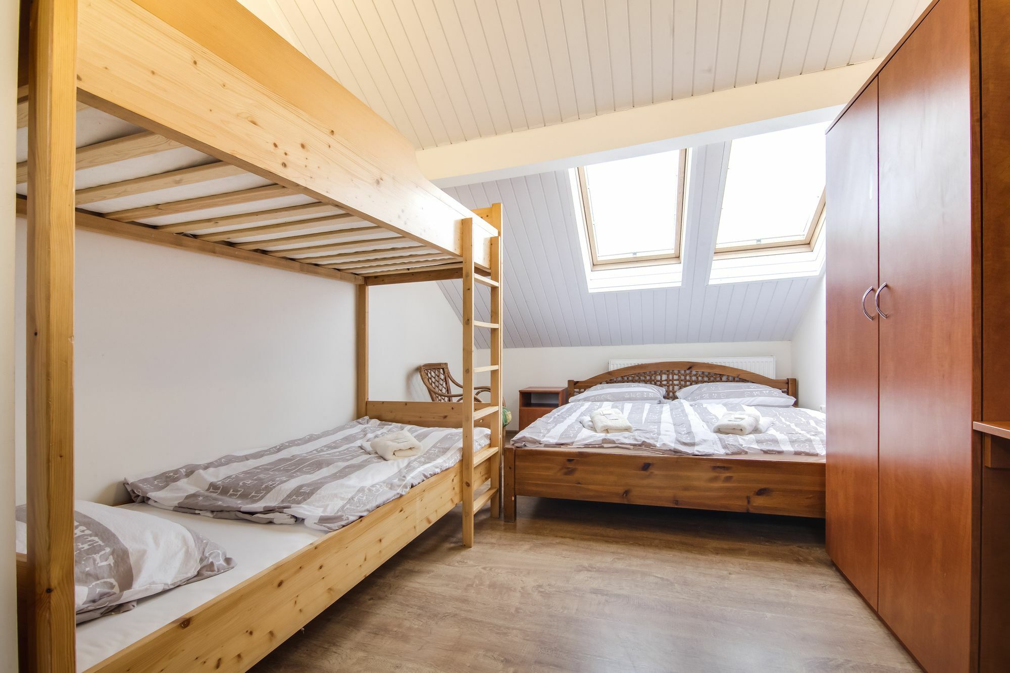 Aparthotel Zarra Прага Екстериор снимка
